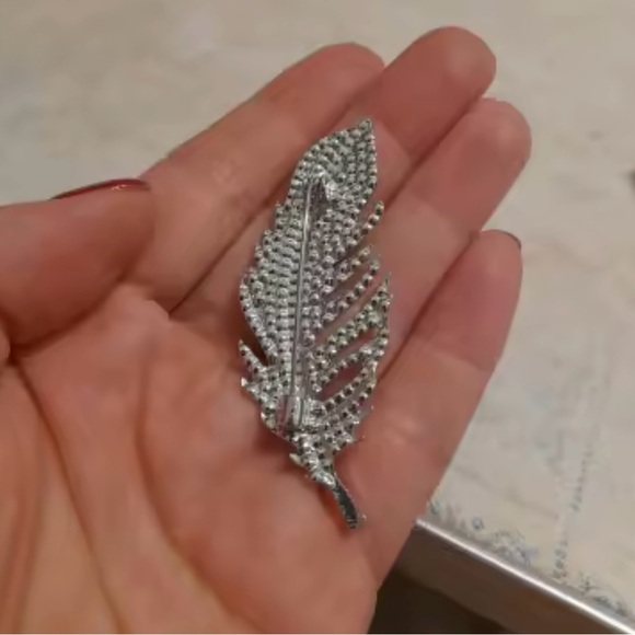 Rhinestone Silver Feather Brooch - Picture 4 of 5